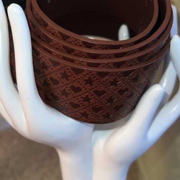 Heart Shaped Stars Stripes Unisex Buckle Stars Hearts Brown Vegan Leather Belt - Picture 8 of 10